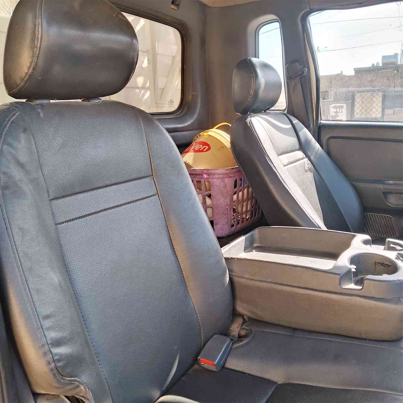 السلام عليكم كيه حمل  مديل 2008 رقم بغداد انكليزي
تحويل مباشر مكينه مفتوح 3000 بيه بدايه تبخير
السعر 87 وبيه مجال قليل شاصي مكفول 
تخم تاير جديد كهربائيات كلهه شغاله 
مكان السياره بغداد شهداء العبيدي حي السفير 
مكلف بلنشر الاتصال 0770 762 2595‬
