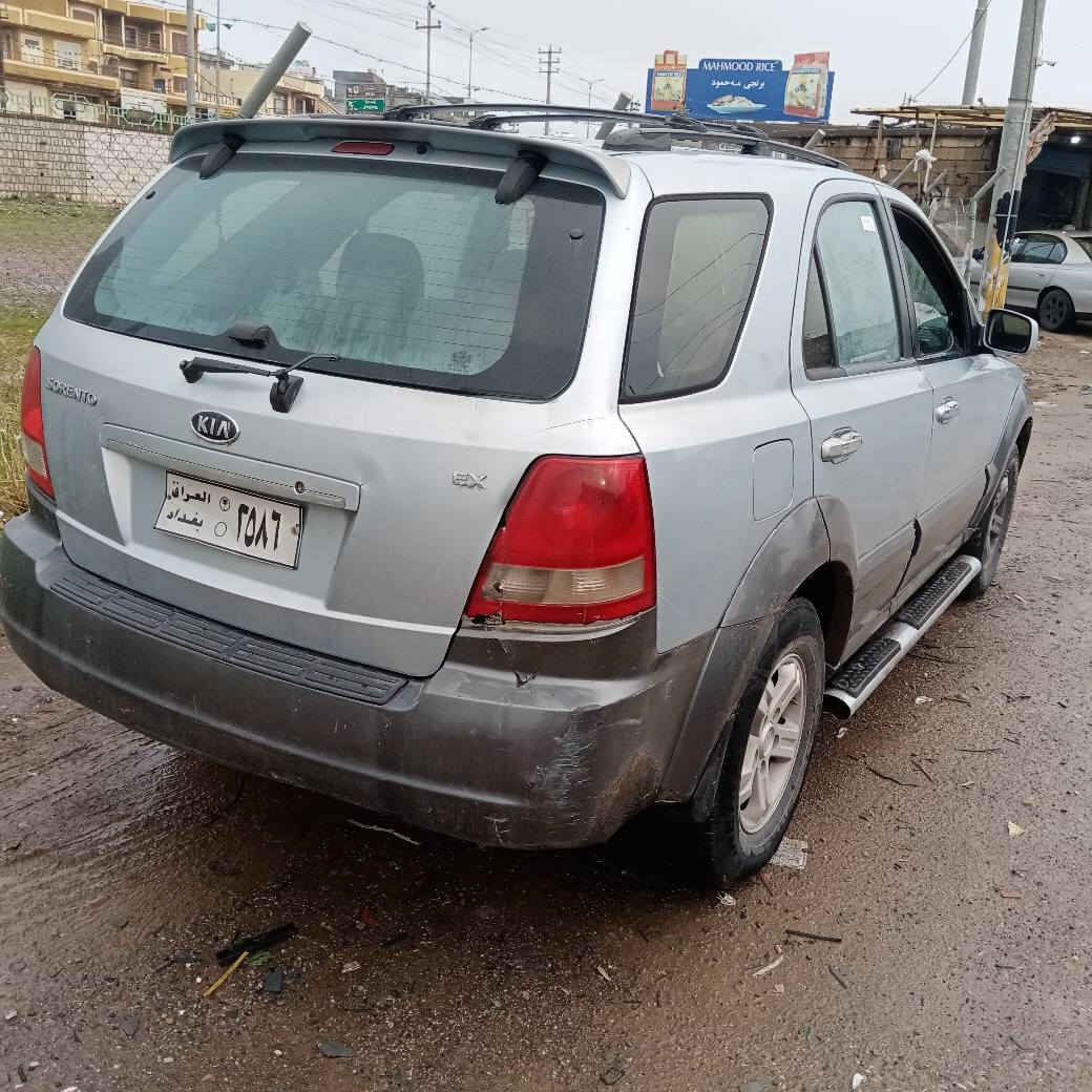 كيا مؤديل 2006 دوبارجي بؤياخه بي ناو كرتن گيرو مه كينه به شرت مه كينه به ته فول مواسه فاته هه مو گياني به شرت ئارمي بلاستي كي هوليره به شه رتي غه رامه و ئه وه ليات له سيدسادق *********** سعر 49 مه جال أربيل, العراق
