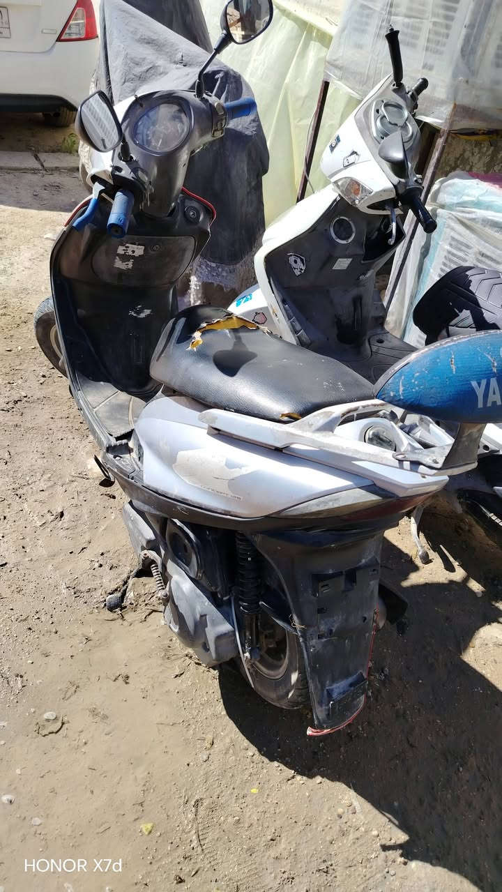 السلام عليكم دراجة ماكس 140 مكينة حلوة شلعة معدل تجفيت جديد مكينة خرسة تايرات جدد دبل#ات جدد كيلو متر بانزين شغال فقط الكشن مشكوك ولباقي كدامك الصورة مكاني بغداد الحرية 300 وبيه مجال رقمي ***********
