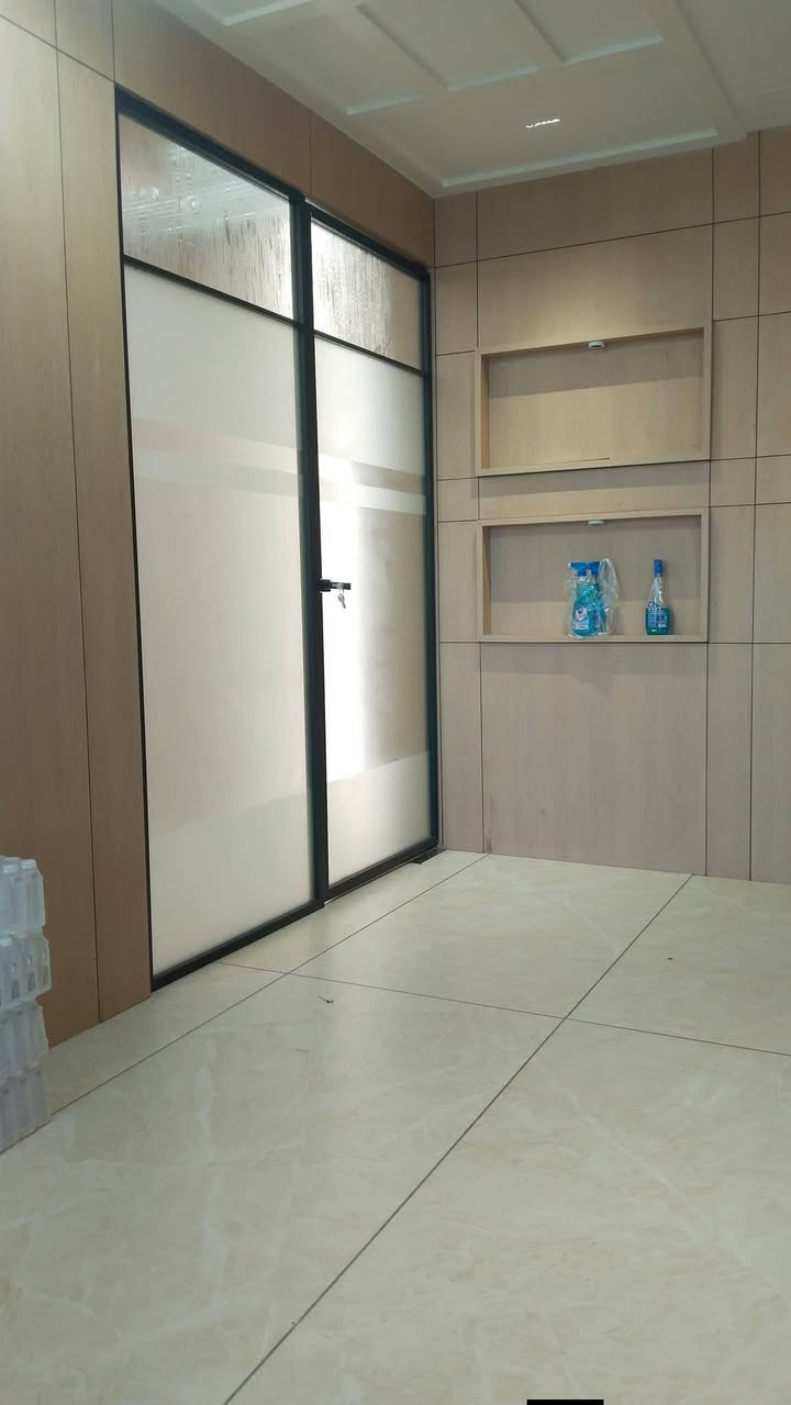 اعمال زجاجية متنوعه ....***********....واتساب
