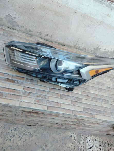 السلام عليكم لايت فورتي جهت السايق اصلي مال تفصيخ
البودي مالته مصلح لايت جديد شرط شغال كامل
السعر 150 وبي مجال
مكاني موصل اتصال ‏‪0751 874 8946‬‏
