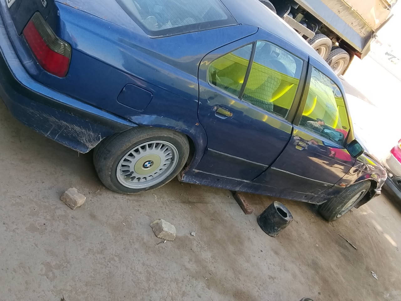 السلام عليكم بي ام للبيع سياره تصغير سياره رقم جديد مكينه ياباني تخنتاير لا يسجنون تبريد اكسن قفل موديل 92 سنويه جديده عنوان البصره جسر خالد. ***********
