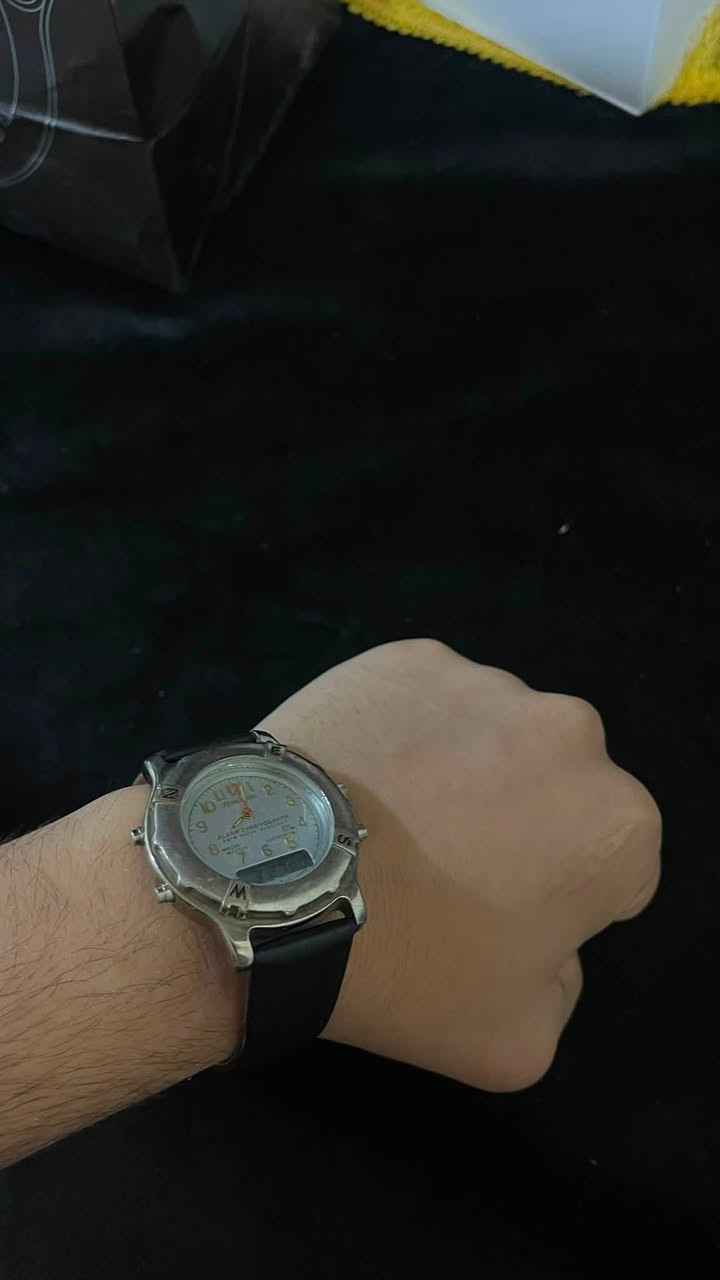 ⌚ ساعة Lorus Vintage – ستايل كلاسيكي مميز

إذا تدور على ساعة إلها هيبة ولمسة كلاسيكية، هاي هي الاختيار المناسب.
ساعة Lorus بتصميم نادر يجمع بين العقارب والشاشة الرقمية، ويا كرونوغراف ومنبّه، وسير جلد أسود جديد يكمّل فخامتها.

✨ المواصفات:

* ماركة: Lorus
* عرض عقارب + شاشة رقمية
* كرونوغراف + منبّه
* تصميم فينتاج مميز
* سير جلد أسود جديد
* مناسبة للاستخدام اليومي وللهواة

📩 للاستفسار والسعر راسلنا خاص.
الكمية محدودة، لا تفوتك إذا تحب الساعات الكلاسيكية


**إذا كنت صاحب هذا الإعلان وتريد حذفه لأي سبب، رجاءا أرسل رسالة إلى الدعم الفني**