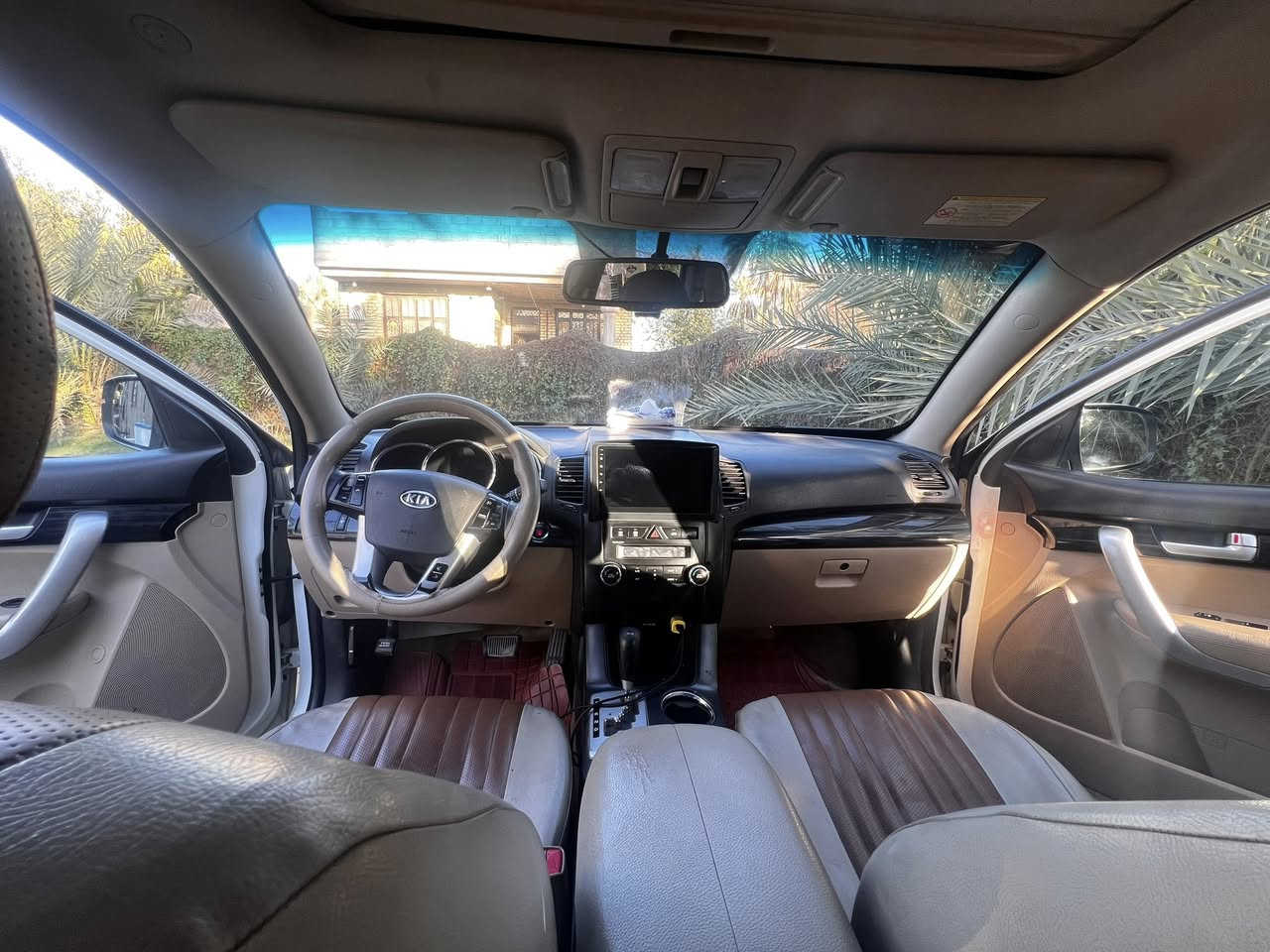 السلام عليكم
كيا سورينتو 2012 خليجي

✔️رقم بغداد

✔️ 7 راكب

✔️ محرك 2400 (دوش)

✔️ محرك وكير مكفولات

✔️ تدفئة وتبريد

✔️قطعتين تبريد 

✔️ سقف بانوراما

✔️ بصمة تشغيل

✔️ تحكم ستيرن

✔️ كاميرا أمامية وخلفية و شاشة 

✔️ تخم تاير جديد

سيارة كاملة 

ملاحظة:

تكحيل بالجنطة وطخة خفيفة بالجاملغ جهة السايق (ترجع بارد). 

السعر: 155 ورقة

تواصل واتساب:***********
