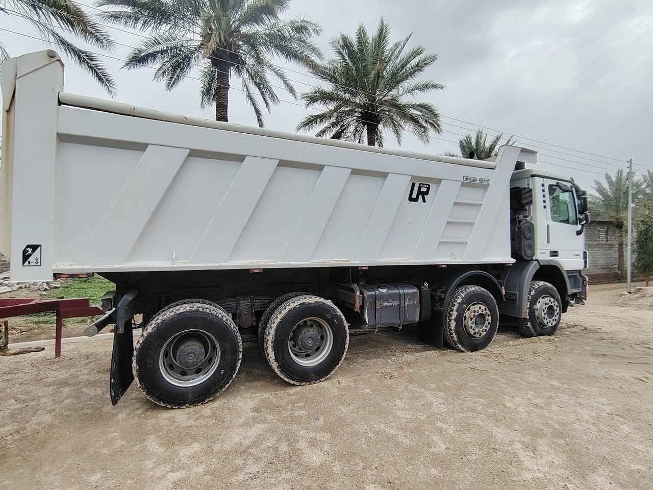 السلام عليكم
اكتروز للبيع رقم بصره تحويل ثاني يوم 

موديل 2012 معلايه 2017
سياره نضيفه وجاهزه وهيه هسه بشغل

السعر 850 وبيها مجال
***********
