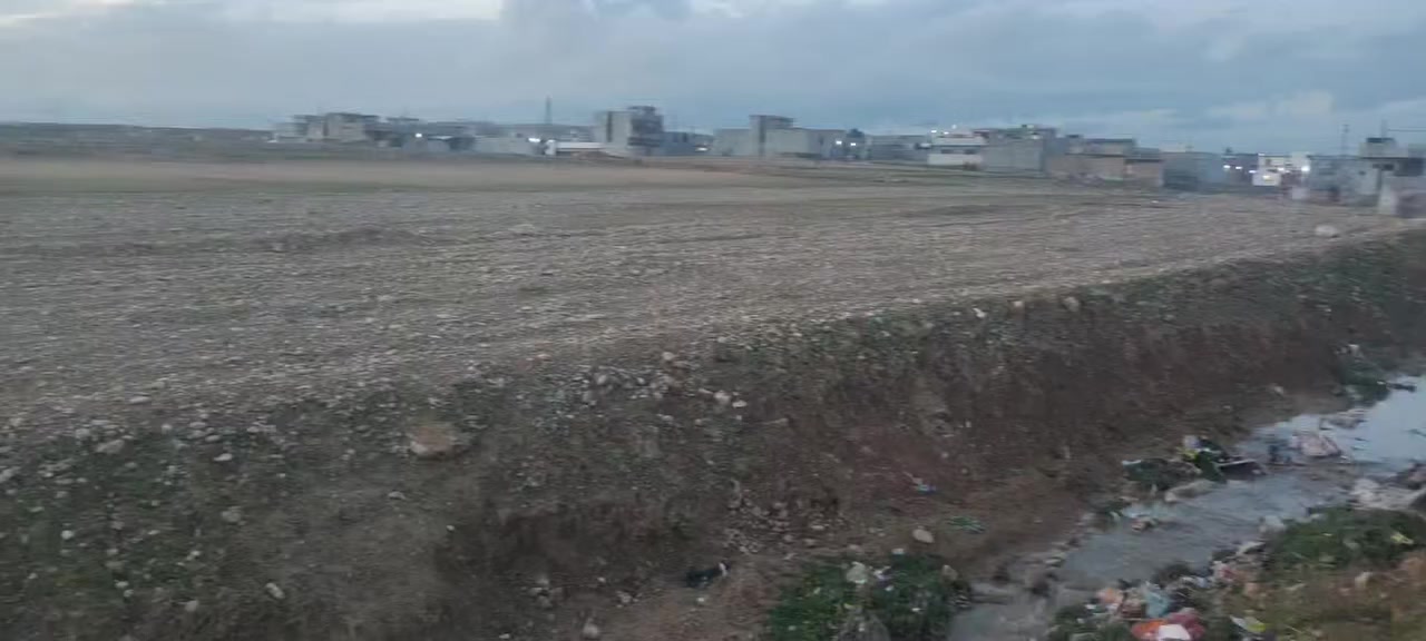 ارض  للبيع في حي الزيتون مساحتها 240م جمعية المهن الصحية سعر الارض 25 مليون قابل للتفاوض للاستفسار الاتصال على الارقام   *********** او ***********
