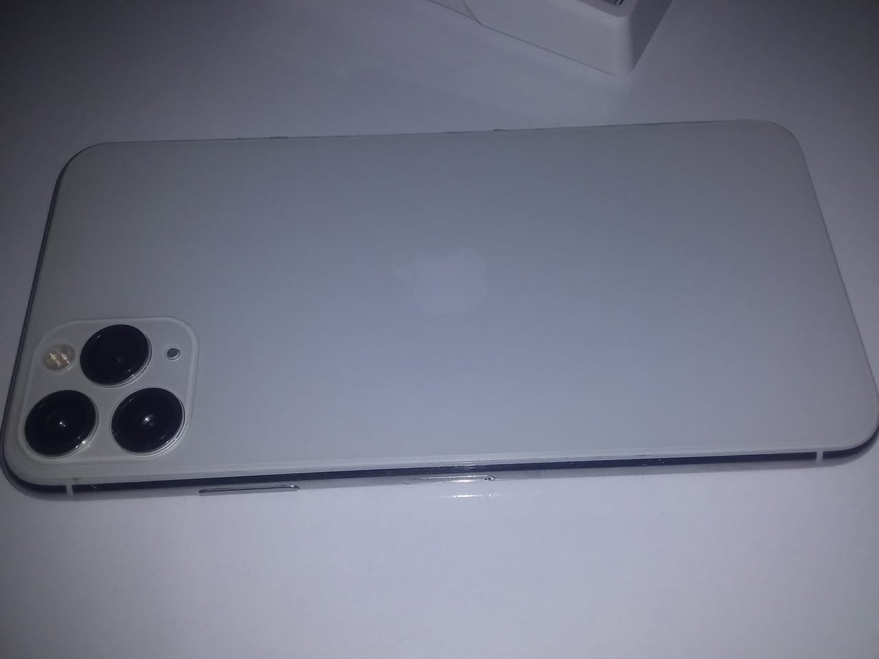 IPhone 11 pro max
مفتوح تخطي السعر 160 الف قفل

ذاكره 256
بطاريه 65
فبس ايدي شغال
كلشي شغال شرط الفحص والنضافه ولا خدش
 فقط مستبدل شاشه وبطاريه

مكاني قضاء هيت


**إذا كنت صاحب هذا الإعلان وتريد حذفه لأي سبب، رجاءا أرسل رسالة إلى الدعم الفني**