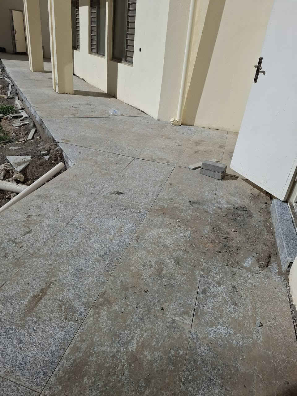 ***********خلفة سيراميك جدران ارضيات بايات شغل درجة أولى متفرغ حالين.....
