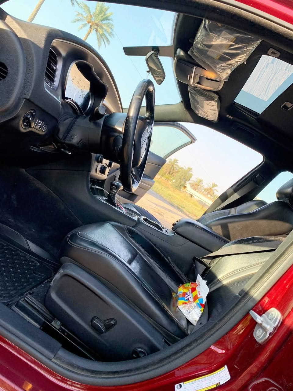 جارجر موديل 2020 فول فتحة وباقي المواصفات محرك ٦ سلندر رقم بغداد الجديد حادثها كلش بسيط وبدون ايرباك فقط هلال جاملغ خلفي ونرش جاملغ وباب ملاون وياه نرش وباب كلير  بدون حادث وحسبهن ٣ قطع حته لاتعبك كير محرك كفالة سيارة بجم كبس قطرة صبغ مبي وشادلها ويل مأوية وبيها ملاحظات بسيطة ولمعتها اقوة من الصور مكاني بغداد ***********
