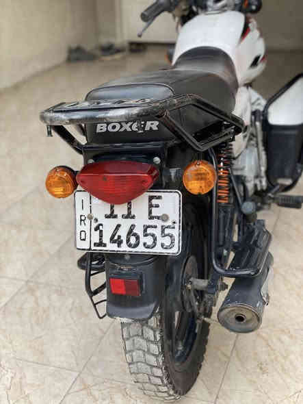 السلام عليكم 
دراجه بوكسر كلاسك رقم وسنويه بغداد
شرط تحويل جاهزه اي نقص مابيه
مديل 22 شكل 23 مكينه مجفته تجفيت شركه 
السعر 1800 وبيه مجال
العنوان بغداد الدورة شارع حي الشرطة
***********
