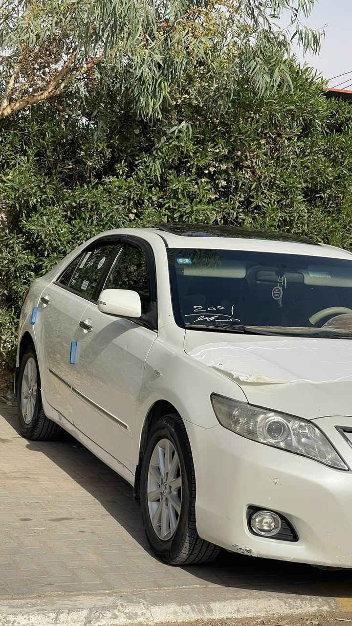 كامري 2011 خليجي GLX
آعلى فئه بالكامري 
مكفوله من كلشي بيها شخط باب خلف سايق فقط . 
رقم الجديد دولي صلاح الدين  
سياره تخم تاير و خمسه ويل كب
  ادامه كامله من كلشي 
موصفات السياره ⭕
لون صدفي
فتحه سقف سلايد دروف 
داخل لونين + صاج 
حساسات  امامي+ خلفي 
شاشه تدعم كار بلي 
كامره خلفيه دواره 
اشاير بل مري 
مري كهرباء 
قطعتين تبريد 
تحكم ستيرن جهتين 
مثبت سرعه 
كشن كهرباء 
منضومة زنون عالي وناصي 
برده خلفيه بلاديه تصعد و تنزل 
جرص على 120 يدك ⏰
مكان سياره تكريت 📍 
السعر 135 بيها مجال ،
الأتصال على رقم 
***********
