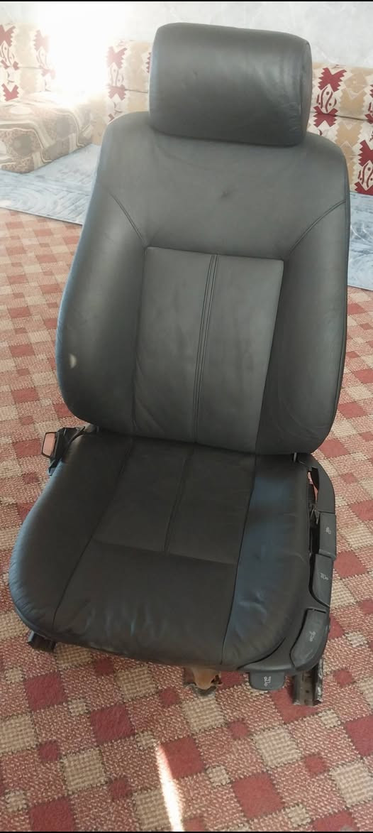 سلام عليكم من رخصة الأدمن المحترم كشنات أمامي يعني سايق وصدر
جلد ميكانيكي 
***********
***********
