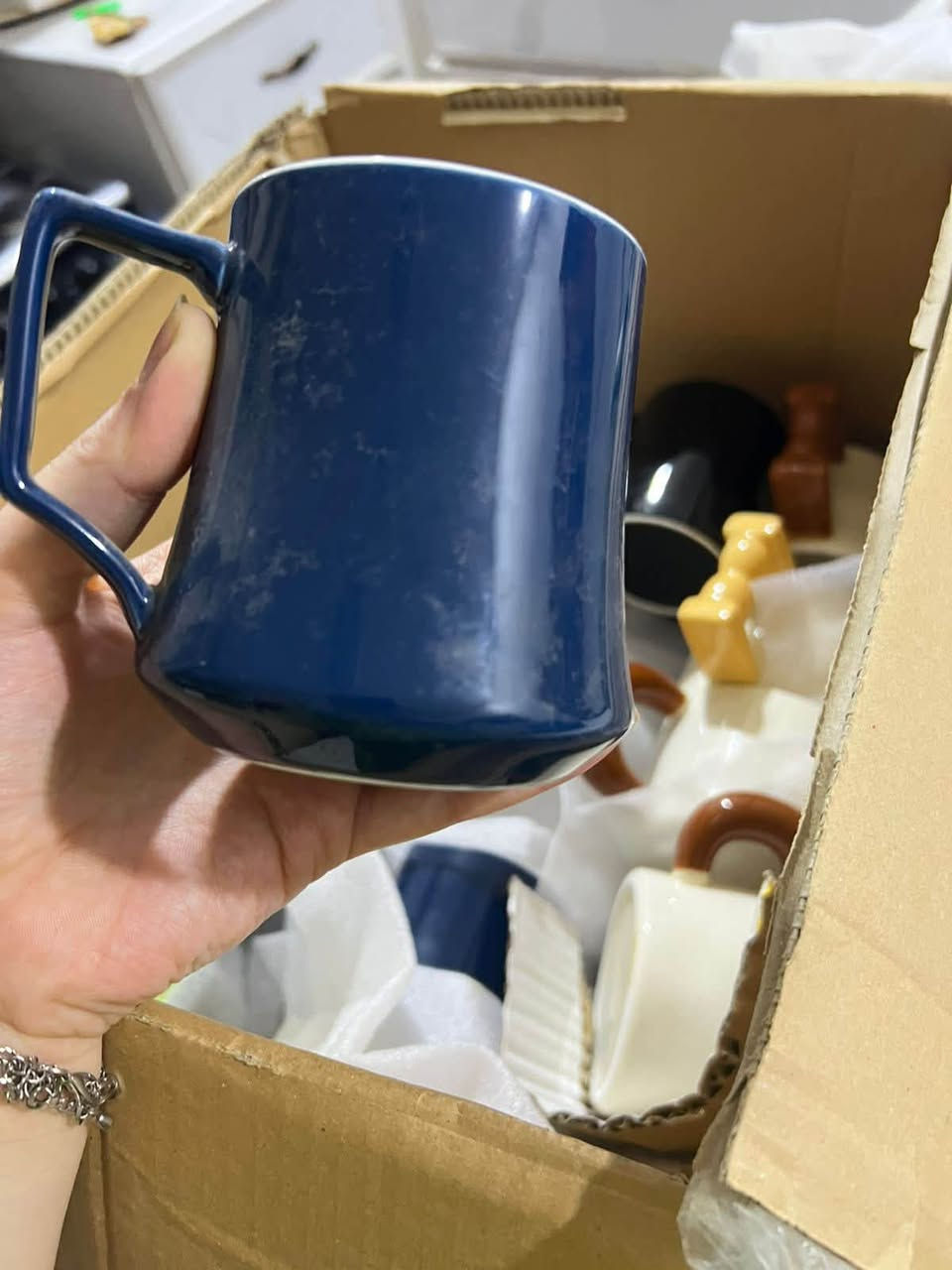 مجموعه اكواب يطلعن بال٢٠ كوب
واحد الف ونص واذا كلهن احسبهن الف وربع


**إذا كنت صاحب هذا الإعلان وتريد حذفه لأي سبب، رجاءا أرسل رسالة إلى الدعم الفني**