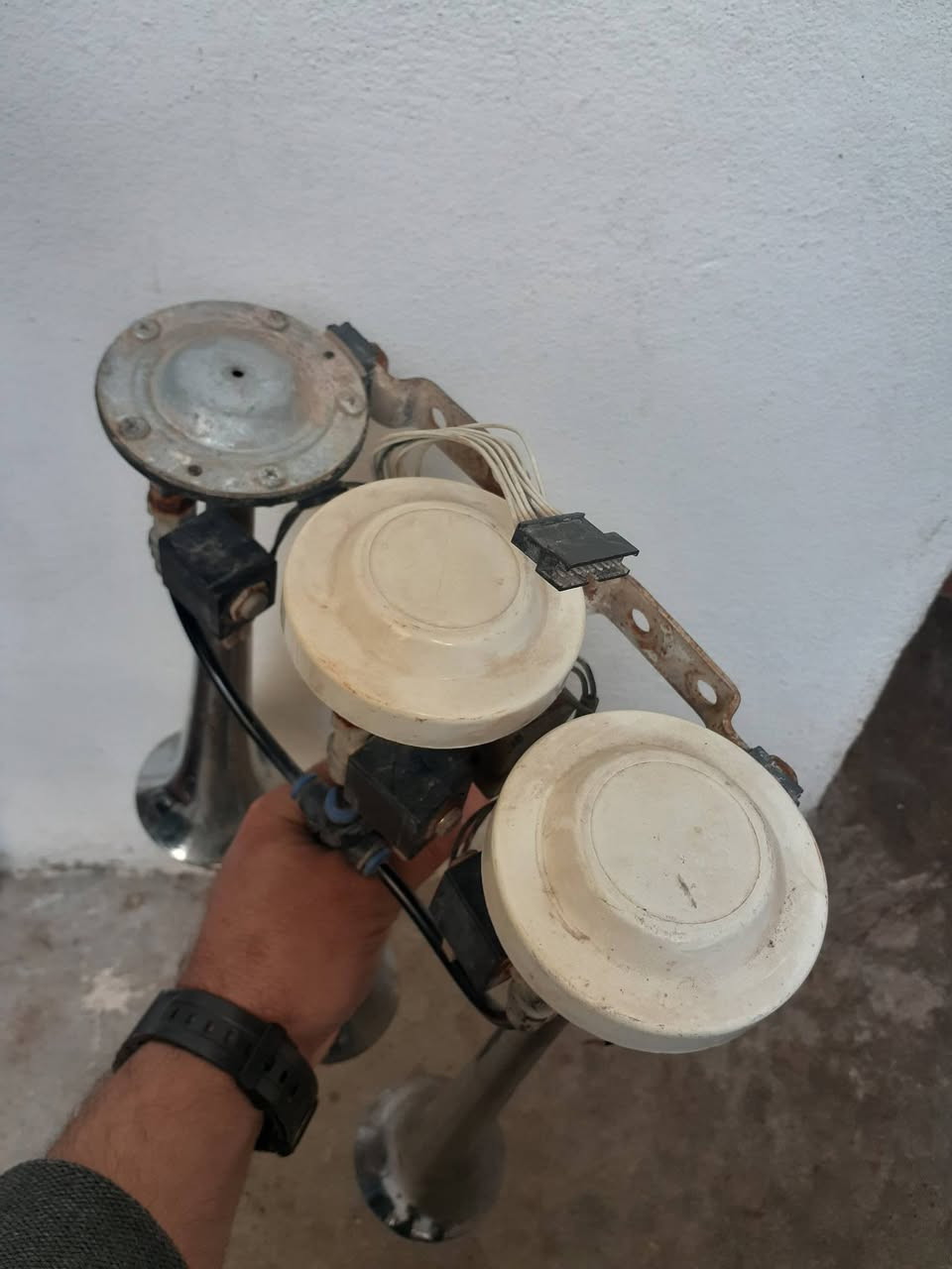 هورن   سيارات  كبيرة   اصلي  قديم 
السعر     ١٥    الف


**إذا كنت صاحب هذا الإعلان وتريد حذفه لأي سبب، رجاءا أرسل رسالة إلى الدعم الفني**