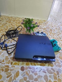 بلي ثري للبيع السعر ١٥٠ الف نظافة فول 07510343684