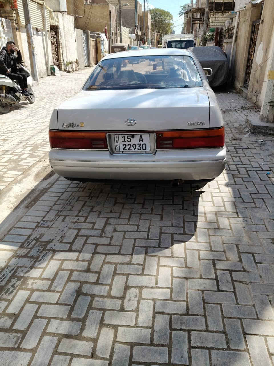 السلام عليكم 
اللهم صلي على محمد وعلى ال محمد للبيع فقط 
كراون بطه موديل 94 مكفوله  من الكص والنقل الجثه  والعيب الشرعي وكافه لأصوليات رقم انبار دولي ،بسمي  مشروع وطني سنويه لغايه 2028 تحويل ثاني يوم باسمك مكينه  3000 وكير اوتوماتيك العنوان بغداد الكاظميه 
للاستفسار رقم الهاتف *********** 
السعر 55وبيها مجال
