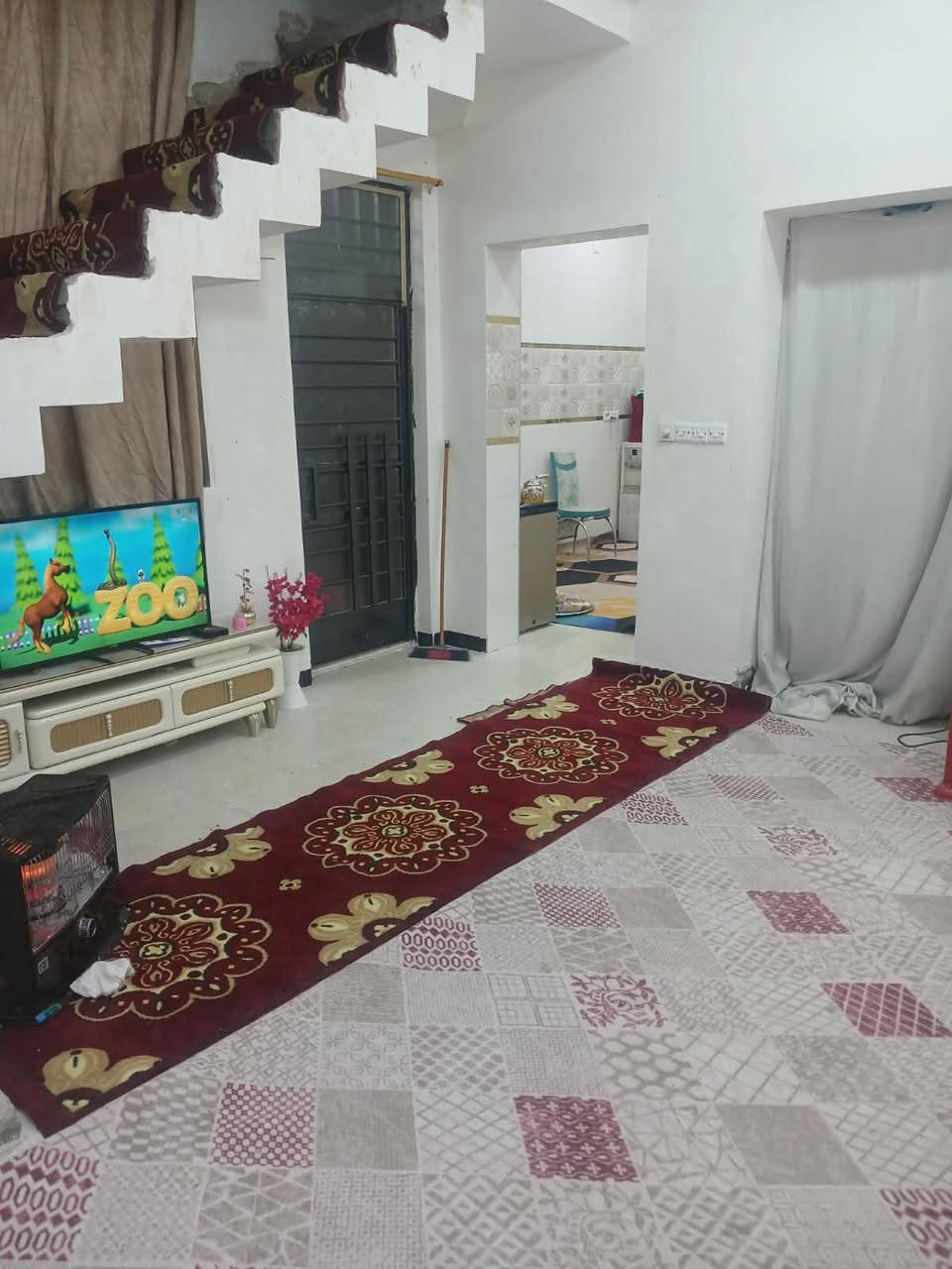 🔴 بيت للبيع – فرصة سريعة في بغداد!🔴
📍 الموقع: جسر ديالى القديم، شارع الإطفاء، خلف الجنسية
السعر: 125 مليون فقط
(قابل للتفاوض)
 مساحة: 150 متر | الطابق الأرضي: صالة، أستقبال ،مطبخ، حمام، غرفة،منور أثنين  | الطابق الثاني: صالتين، غرفتين 
طابو زراعي – سند 25

 مستعجل البيع – فرصة ما تتكرر!

حكيم نجم – وسيط عقار
📩 رسالة أو اتصال: ***********
