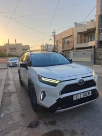 تويوتا راف فور xse موديل 2024 لون ابيض سقف اسود هايبرد عداد مسافات 29 ...