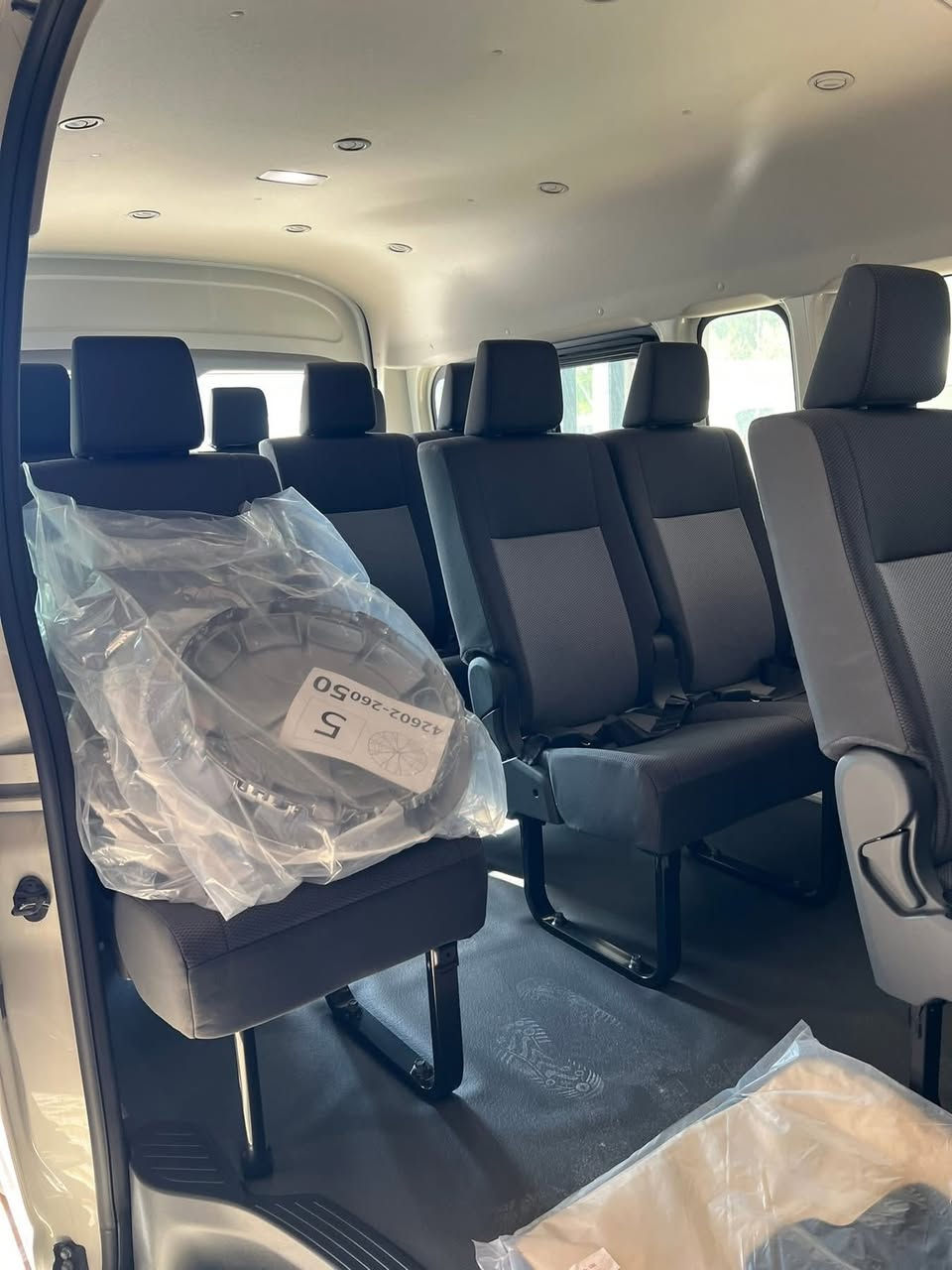 السلام عليكم
هايس للبيع 2026 ربع فول كيرعادي بانزين
رقم اربيل بسمي جاهزه 15 نفر
جامتين تفتح وأربع سماعات واسويج ريمونت
***********
