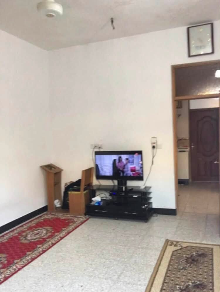 دارللبيع مساحة 100 مربع واجه 7اونص نزال 14طابقين طابق الاول غرف نوم 2+استقبال ومطبخ كبير طابق ثاني غرفة نوم كبير + ملحقات  او بيتونه زراعي عقد سند 17 عنوان بغداد شارع الجزيره سياحيه القديم خدمات كامله ماء كهرباء مجاري للاستفسار إتصل ***********
