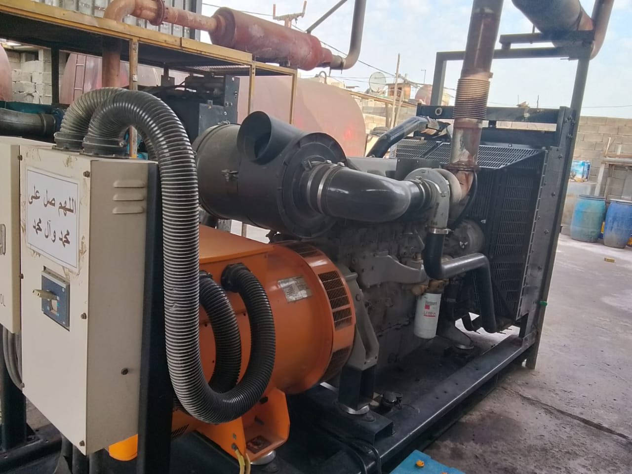 السلام عليكم بيركنز 2500 استندر عضمتهه حلوة توليدهه لوري سومر 500 كيفي مملعوب بي على حمل المولدة تجي تحملهه ساعة ساعتين بيهه تبخير المكينة عارضها ب190 وبيهه مجال مكانها البياع المعالف  ***********
