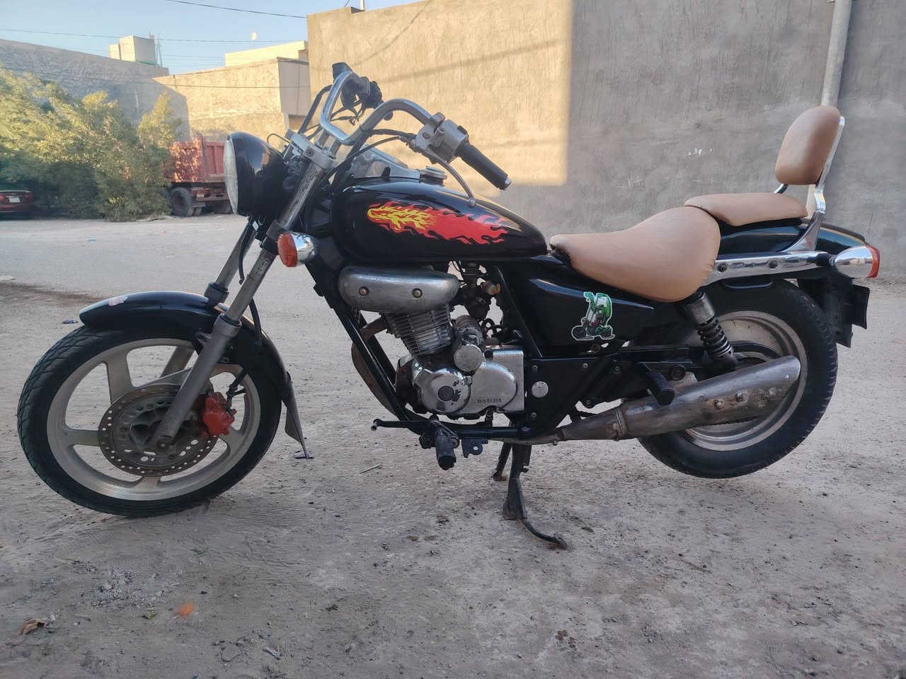 دراجه
دايلم تمساح
نضيفة كلش
كهربائيات كلها شغالة
ومرتبة
٥٥٠ الف
***********
