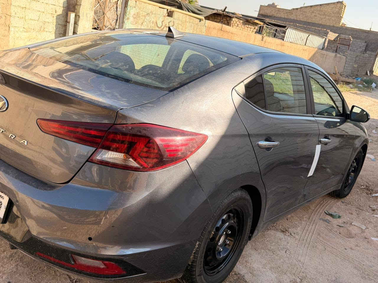 السلام عليكم. النترا 2019 كندي
للبيع...
رقم بغداد.  بأسمي 
المواصفات..
فووول مواصفات
محرك 20 دوش. 👏 
كير at. 👏  
تبريد ثلج. 🥶  
فتحه.✅ 
بصمه.✅ 
بصمة أبواب.✅ 
توقف ذاتي.✅ 
نقطه عمياء.✅ 
اشاير مري.✅ 
ثلاثة انضمة قيادة.✅
رادار. ✅
تحكمات ستيرن.. 
ماشية  130 قابل للزيادة...
دوشمة أرضية ✅ جديدة
دوشمة كشنات. ✅ جديدة
كفاله/ كير /محرك/ لغد/ شاصي. 
استفسار.
واتساب / ***********  أو اتصال
خاص مفتوح ...
للعلم هاي صورها قبل لا ادوشمها واسويلها ادامه
