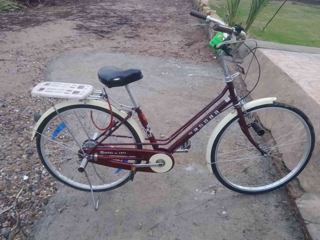 السلام عليكم ورحمة الله وبركاته بيسكل للبيع حجم 26 ياباني اصلي وياله جدد تايرات جدد جوابه جدد بريك بنز يعني نفس بريك السياره سعره 10 مال باله هو بي بلادي لشه حلوه لونها ماروني❤️ وبي غراض نضافه 90/100 السعر 110 وبيه مجال العنوان ديالى الخالص الاسود رقم الاتصال ***********
