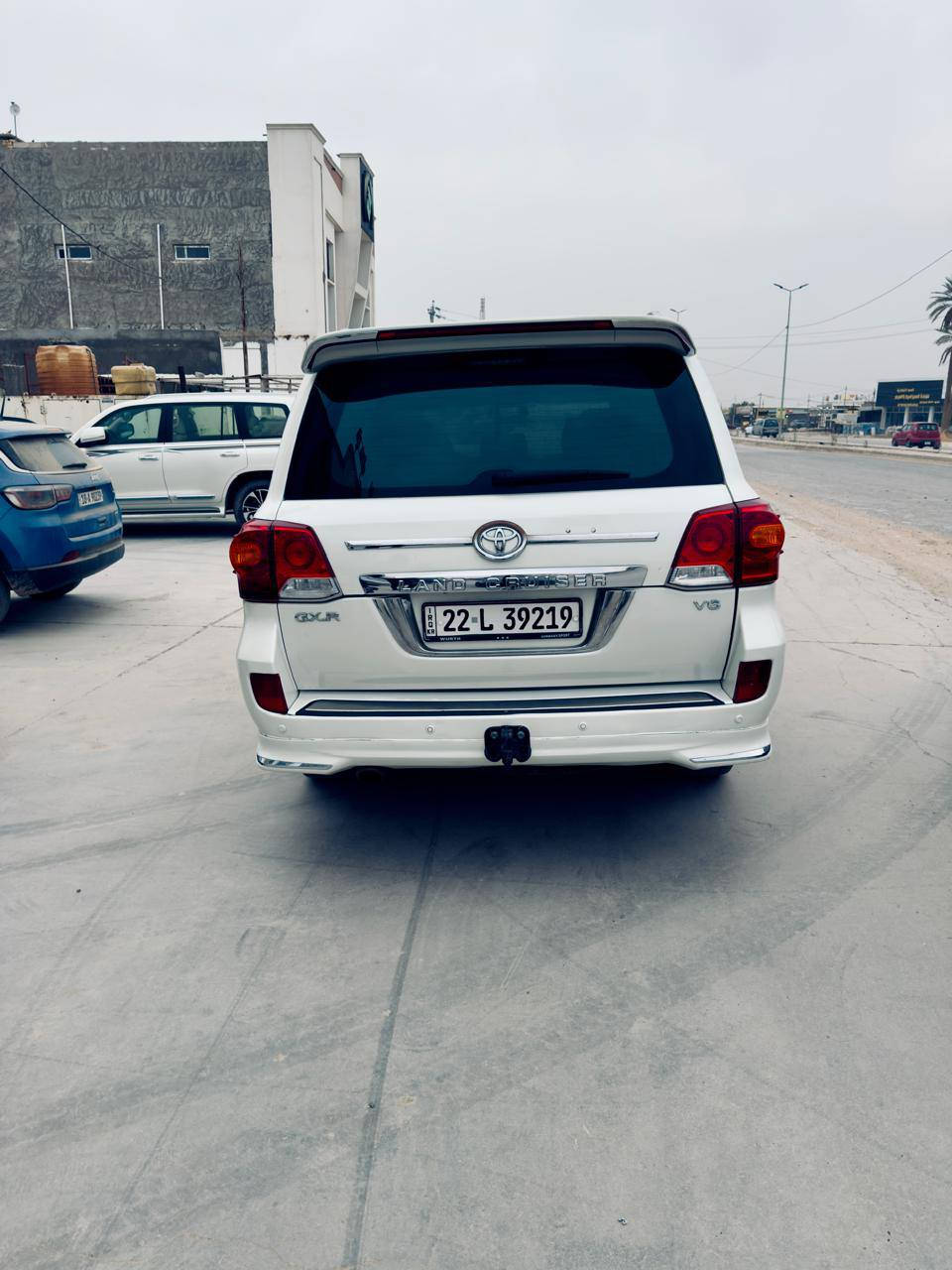 السلام عليكم لاندكروز للبيع 2009 السياره جديده كلش من مكينه كير حداديه تخم تاير كله  جديد ضرر بنيد وجاملغ بدون داخل المكان الحله السعر 265 بيه مجال بيع او مراوس حسب القناعه رقم الهاتف *********** رقم جديد اربيل وكالة أو تحويل
