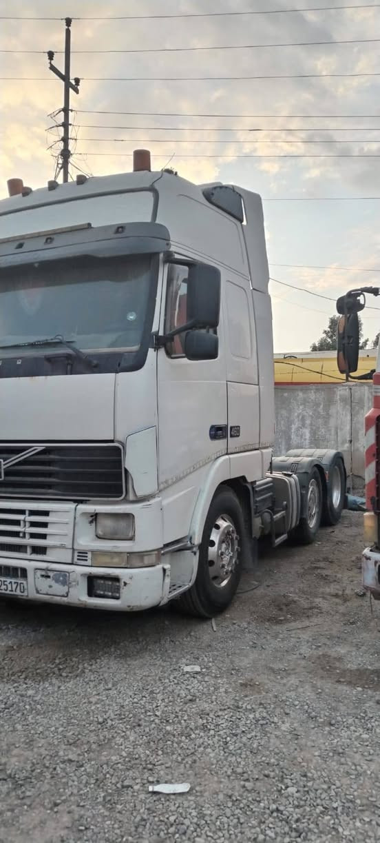 السلام عليكم للبيع فالفو موديل٢٠٠١ مسجله سايلو بل السنويه تحويل مباشر سنكل بلادي السعر١٣٥$ورقه بيه مجال للطيبين *********** شيخ علي بغداد جرف النداف معرض ابن المدائن
