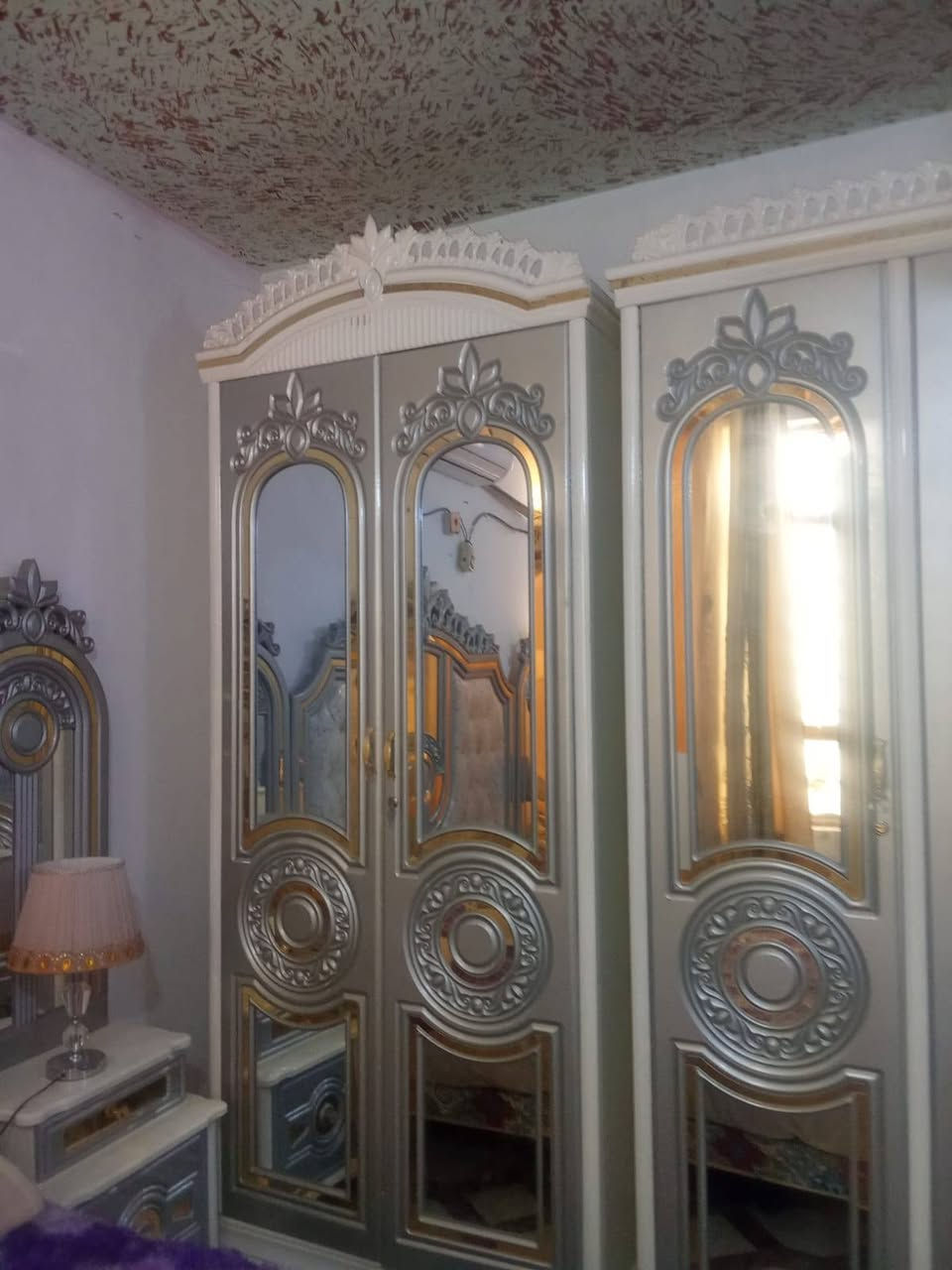 غرفه نوم تركي استعمال جدا قليل الله شاهد ماخذها ٥ مليون وهسه رايدها ب ٣ استعمال ٧ اشهر تقريبا 
ملاحضه اني مكلف بل نشر 
***********
***********
