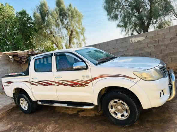 فور ويل 2014 مكفوله
رقم ذي قار بسمي  مكانهه قلعه سكر 
السعر 210 وبينه مجال 
الاتصال ع الرقم ***********
