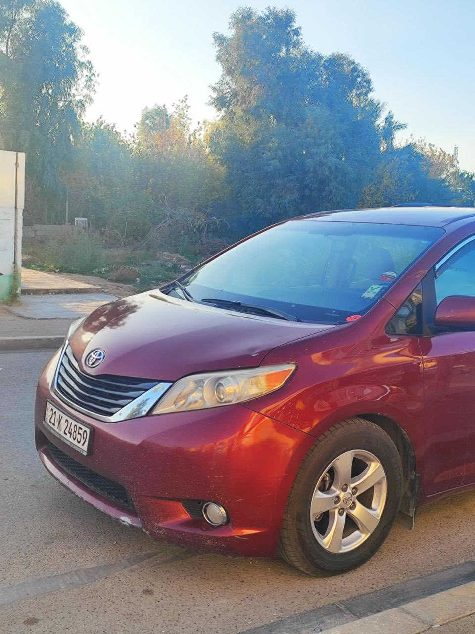 سلام عليكم 
للبيع سيينا 2017
مواصفات LE
رقم سليمانية و ب اسمي
ماشية 370 الف كيلو متر
السعر 190 ورقة بيه مجال
واتساب او اتصال
***********
