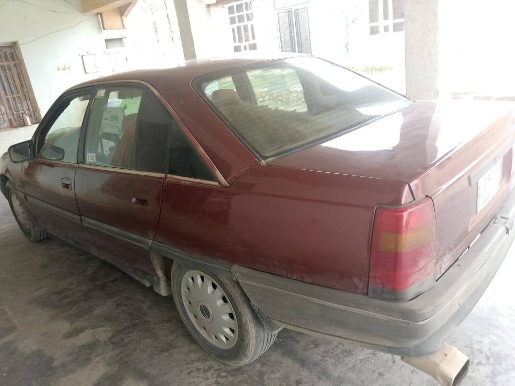 اوميكا نظيفه جدا للبيع مال بيت كير محرك جديد موديل ٨٩مصبوغ جديد معمره انبار تنته السعر ٢٧ وبيها مجال 
***********
