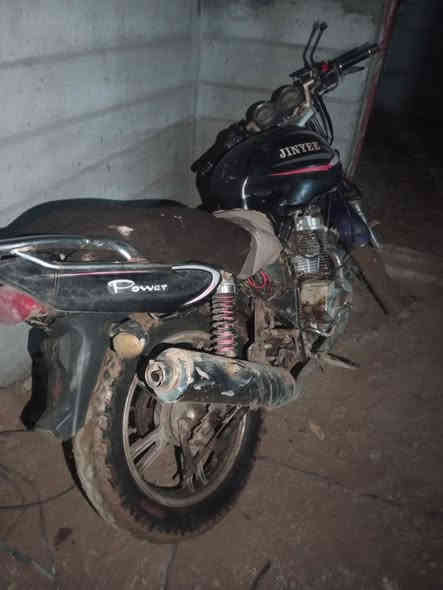 السلام عليكم دراجه بونده للبيع السعر 225وبيه مجال شي بسيط وهاذه الرقم ‏‪***********‬‏
