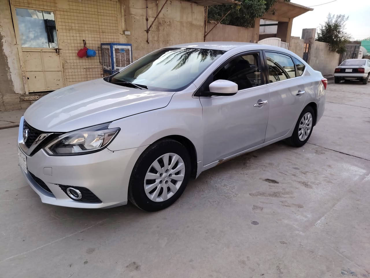 نيسان سنترا موديل 18.ر قم كركوك سنويه مشرو. شرط تحويل... كير. محرك. مامفتوح شركة. سياره جديده. مابيها نقص.. صبغ باب سايق. بدون داخل. واكو 2 مكان بارد. ماشيه ١٨٠حقيقي. وارد أمريكي. مواصفات معروفه. للاستفسار أكثر ***********.مكان السياره كركوك *********** السعر 105$بي مجال
