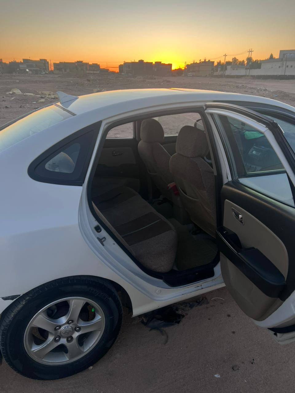 سلام عليكم النترا موديل 10 رقم بغداد نكليزي مصبوغه حزام مكينه 1600 دوش مكان كربلاء  السعر 100 وبيه مجال قليل ***********
