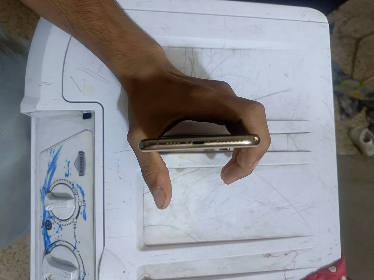 السلام عليكم ايفون Xs max للبيع جهاز يخبل فقط مبدل بطاريه نوعيه اصليه وضهر مفطور ممأثر تجي تفحص ع راحتك سيمكارت نت صوت اتصال كله شغال فيس ايدي وكف بسبب التحديث يتبرمج ب ١٥ الف من اي شخص رايده ٢٥٠ الف مكاني دوره ابو دشير رقمي 
***********
