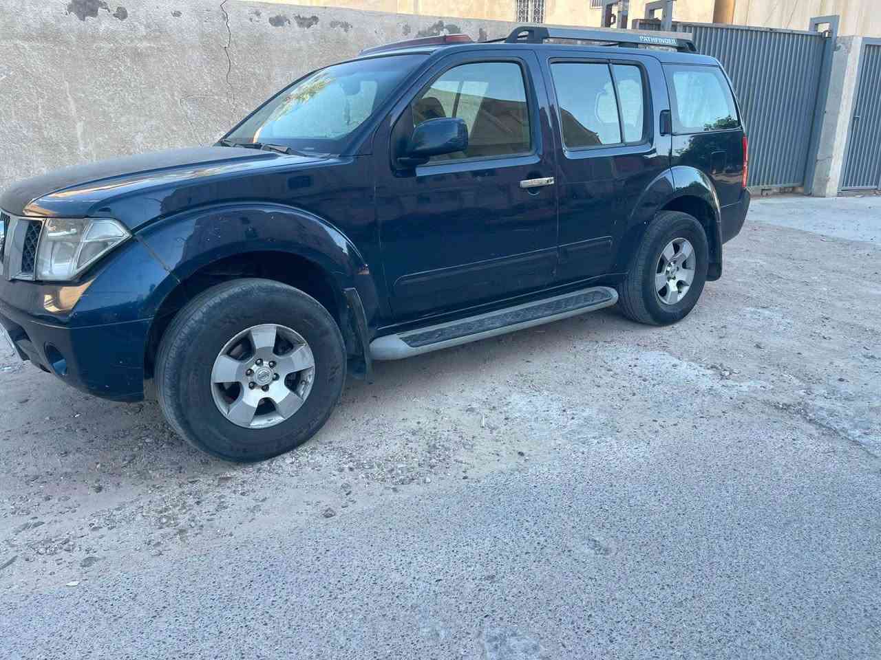 نيسان باثفندر ٢٠٠٧ 
وارد امريكي 
٧ راكب 
٣ قطع تبريد 
محرك حجم ٤٠٠٠ ستة سلندر 
_فتحة سقف 
_تدفئة بالكشنات وكشن كهرباء
_دوسة السكليتر و البريك كهرباء تتقرب و تتبعد 
_مري كهرباء 
_مثبت سرعة 

السيارة حادثهة جاملغ وباب خلف السائق 
و بيهة قطعتين اضافية يعني اربع قطع 
بيهة شخوط و ملاحظات 
السعر ٨٢ وبيها مجال 
مكاني بغداد حي الجامعة 
*********** بغداد, العراق


**إذا كنت صاحب هذا الإعلان وتريد حذفه لأي سبب، رجاءا أرسل رسالة إلى الدعم الفني**