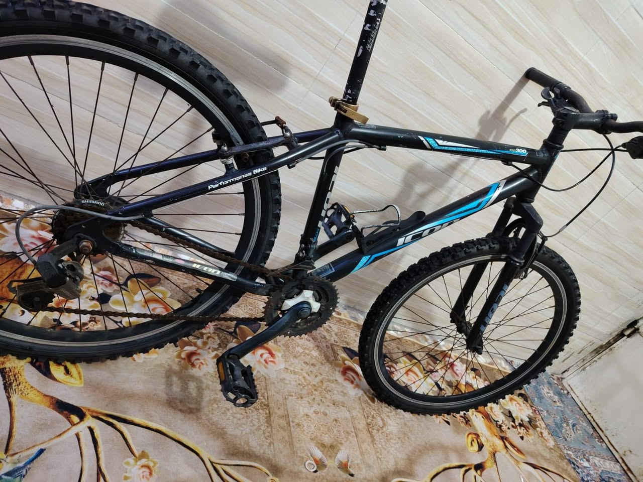 دراجه نوع جبلي  فافون  مال حاويه 

حجم 26 

نظافه 90 %

سعر 100 وبي مجال  

((العنوان  /بغداد  حبيبيه )) رقم الهاتف ***********
