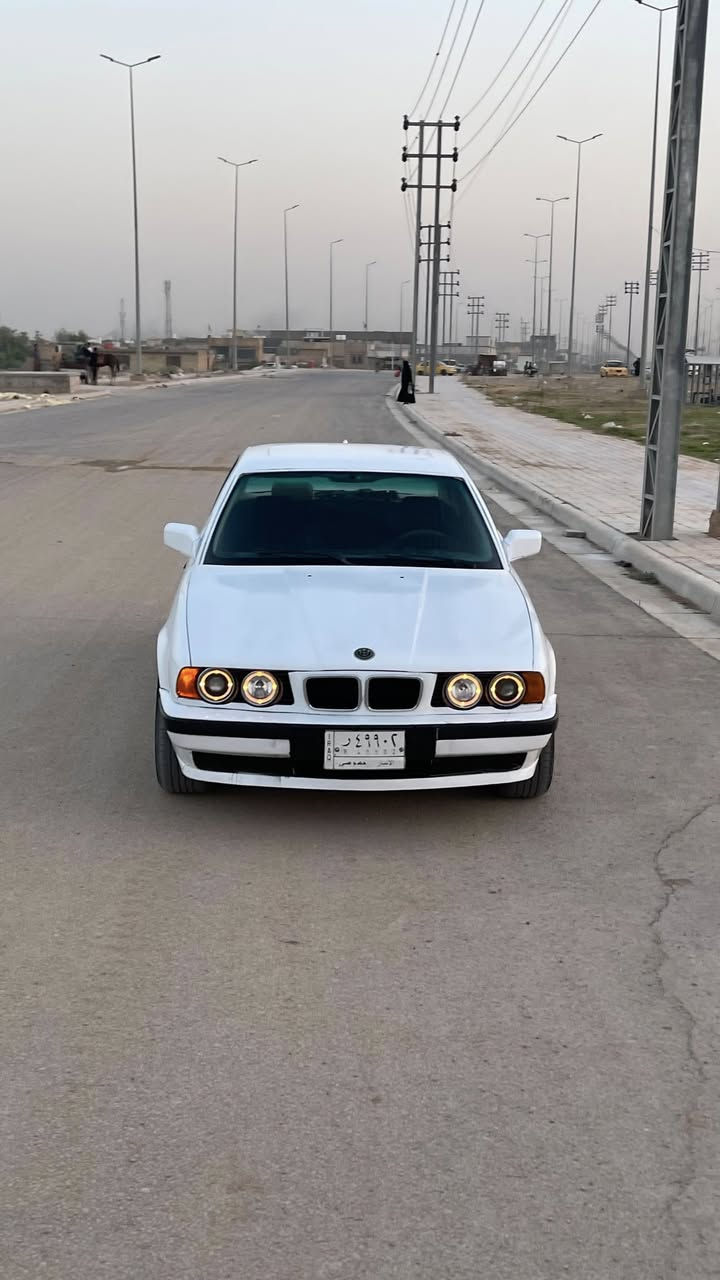 سلام عليكم للبيع بيئم حجم  525 مفتوح كير عادي
 موديل 1991
ويل رياضي 17
تخم تاير جديد
صبغ جماليه مكفوله من الضربه
حداديه اماميه 100/50
جام كهربائي
بور ستيرن جديد
دسكات جدد
دوشمه جديده

السعر 45 مكاني

كربلاء حولي ابو مهدي المهندس
للاستفسار ***********
