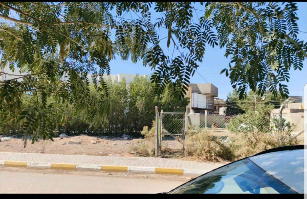 بيت ٢٠٠ متر طابو صرف حي الحضارة مربع النسر شارع رائد الكرخي
 السعر 225
واجهه 10 نزال 20 مع فضله  
غرفتين نوم واستقبال ومطبخ وصاله والخدمات الصحية عل شارع وساحة مقابيله 
‏‪***********‬‏
