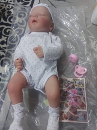 ثلاثتهم • للبيع