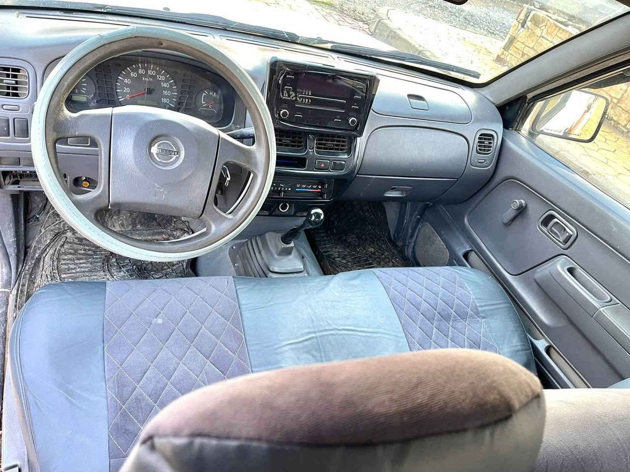 نیسان ٢٠٠٢ محسن 
تەبرید پاوەر
نمونە لە جوانی 
گیرو مەکینە و اکسل بشە رت 
پەڵە پەڵە بویاغ 
لیدرانو وەرگەرانی نییە
کارەبایی بەشەرت
رەقەم دهۆک
سە نەوی تازە بەسەر چووە
بەڵام سەعەب سەنەوی لە ئەوروپایە 
***********
***********
قەڵادزێ بشدار, السليمانية
