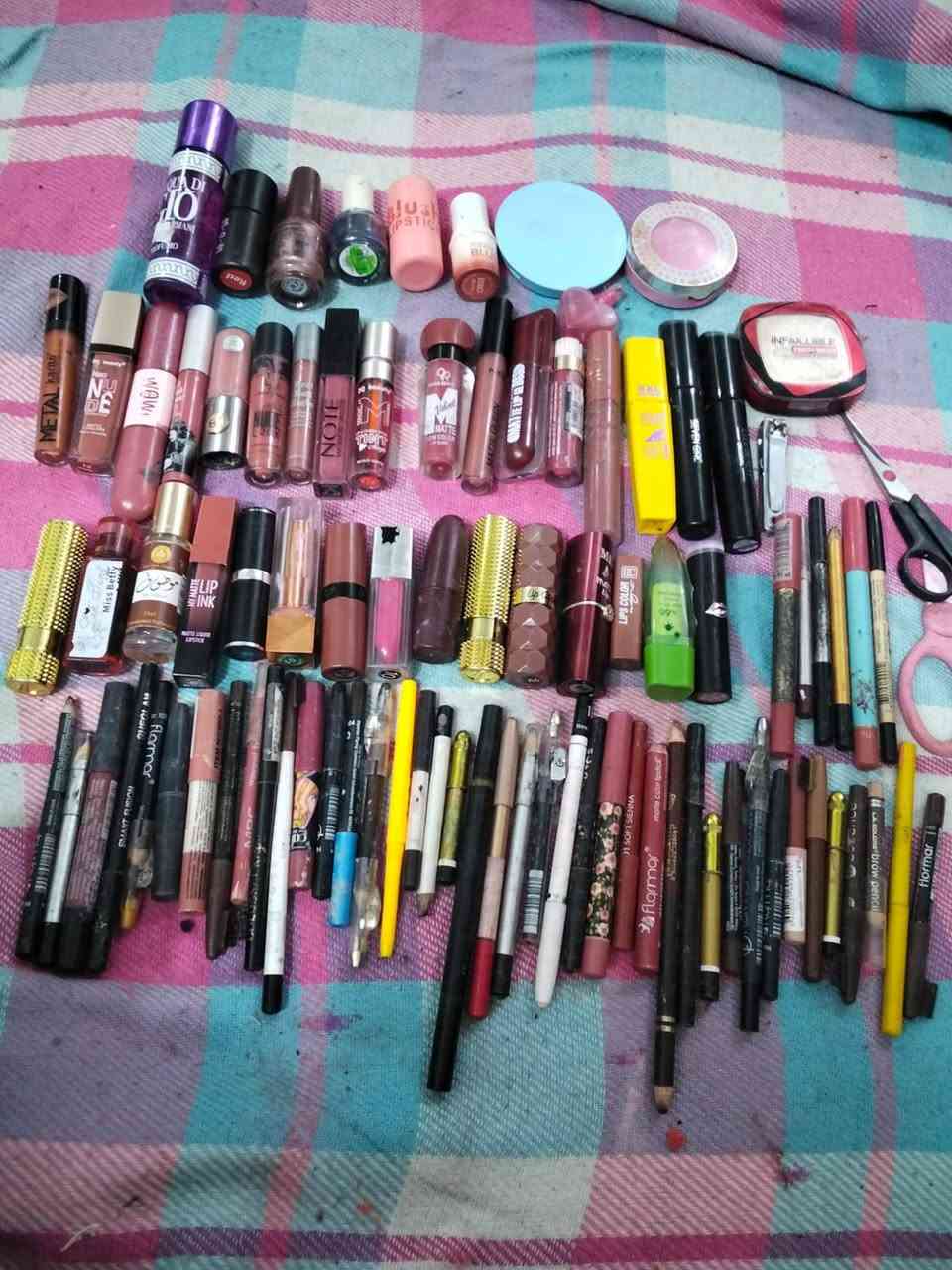 مكياج مستعمل للبيع


**إذا كنت صاحب هذا الإعلان وتريد حذفه لأي سبب، رجاءا أرسل رسالة إلى الدعم الفني**