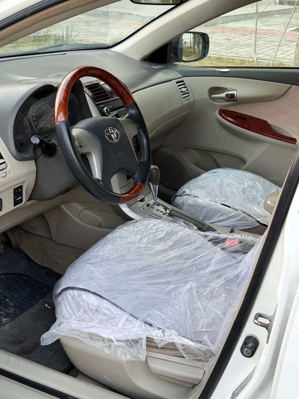 السلام عليكم كورلا 2009سياره جاهزه كير مكينه حداده تخم تاير مانقصها شى مكينه 1600بيها 3قطع مكانات صبغ اثر تكشير فقط 
العنوان البصره السعر 98وبيها مجال 
للاستفسار *********** البصرة, العراق
