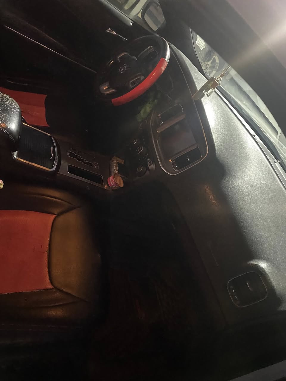 جارجر٢٠١٣حاويه بدون كص ولاضربه سياره جاهزه مكينه كير جداد تخم تاير جديد حداديه من الطول لطول مكينه٣٦٠٠كيرتعليك سياره جاهزه مكانه بصره سعر80ورقه ***********
