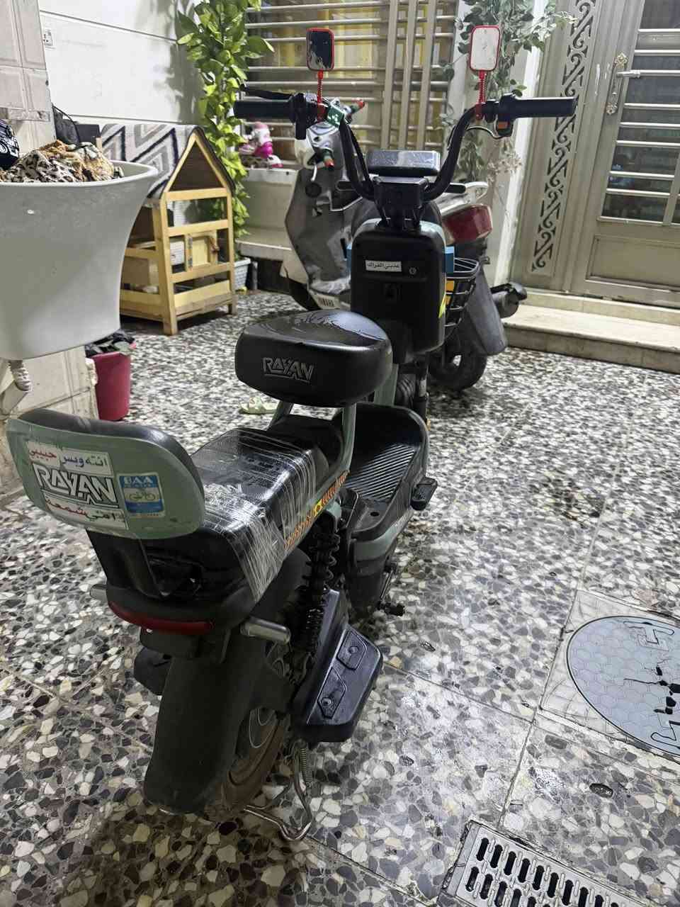 مرحبا قبل أسبوعين اشتريت هاي الدراجة لابني نوعية الريان درجة اولي ماخذهة 400قفلهة 250الف رقمي ***********
