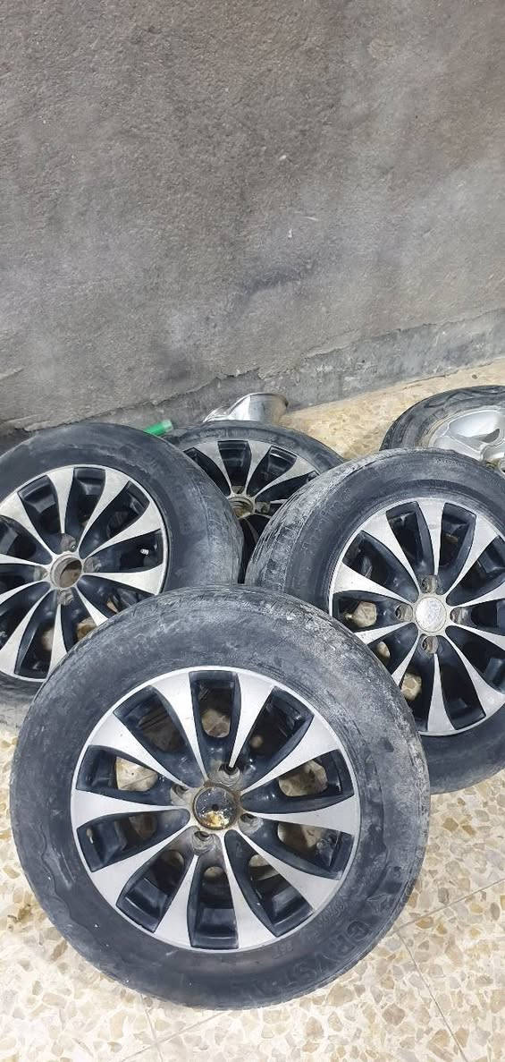 للبيع ويل كب حجم 14  
مع سبير غير شكل  سعر 150
مكاني بصره حي بغداد 
رقم  ***********
