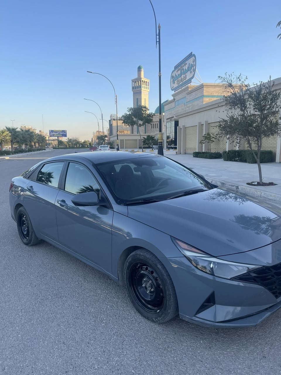 النترا 2022
وارد امريكي
Elantra 2022
فول مواصفات عدا فتحة 
.بصمة
.تشغيل عن بعد 
.اشارة ترحيب 
.كشنات تدفئة
.الداخل مخمل
.مدوشم كاعية جلد
.اوتو هولد
.سايد بريك كهربائي
.رادار جانبي وامامي 
.مانع تصادم
.صندوق ذكي
.لايتات زينون
.مثبت سرعة
.تحديد مسار
.شاشة كبيرة وعدادات الكترونية
.تحكم كامل عن طريق الشاشة 
. دشبول بيانو 
.مكينه 2000 دوش 

الحادث موضح بالصور 
بدون ايرباك
السونار مرفق
السعر :158 وبي مجال بسيط
رقم بغداد دولي 
العنوان كربلاء الاسكان
للاستفسار ***********
